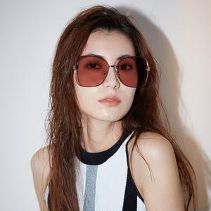 Gafas de sol polarizadas elegantes para mujer, montura plateada, protección UV400, lentes TAC para conducir, viajar, moda - Product Image 3