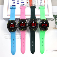 Jam Tangan Digital Sport Elektronik LED Sentuh Fashion Grosir, Lampu Dingin, Alarm, Tali Plastik, untuk Anak-anak dan Pria, Cocok untuk Hadiah