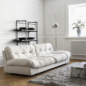 Nouvel ensemble modulaire Chesterfield en tissu velours blanc nuageux, style luxe minimaliste, avec garnissage en duvet pour un confort optimal - Product Image 2