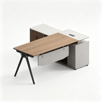 Bureau de direction en L moderne pour entreprise, avec rangement intégré et poste de travail de superviseur en coin ouvert