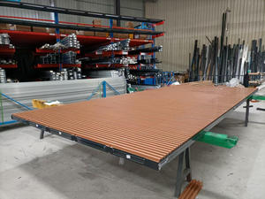 Porte de garage coulissante à double battant moderne 2026 avec porte piétonne intégrée, isolée, antivol, économe en énergie, surface finie - Product Image 2