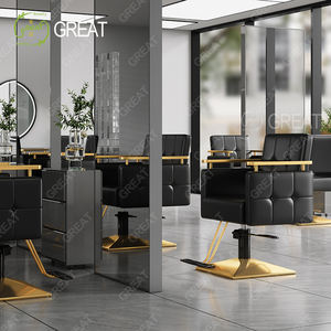 เก้าอี้ตัดผมทรงหรูหราสำหรับร้านเสริมสวยทันสมัย โครงสีทองหุ้มหนังสีดำ เหมาะสำหรับร้านตัดผมชาย - Product Image 5