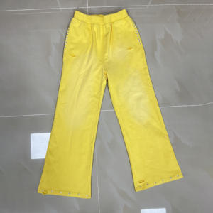 Pantalon de survêtement pour homme en molleton français délavé, déchiré, avec logo imprimé DTG personnalisé, strass vintage, délavé à l'acide, couleur jaune - Product Image 1