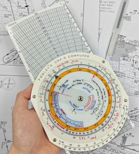 Calculateur de vol professionnel en plastique DF CRP-5 Pooyley pour la formation des pilotes commerciaux avec étui en cuir - Product Image 6