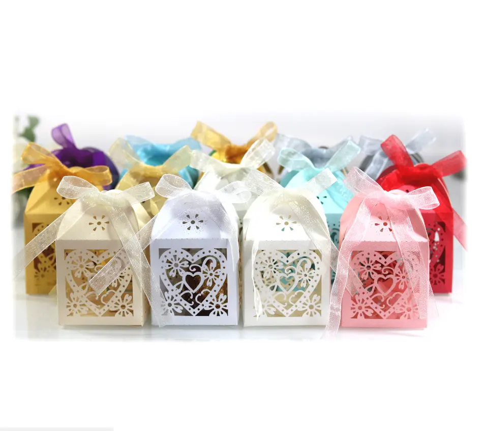 Kotak Mendukung Pesta Pernikahan Potongan Laser Hati Cinta Tas Permen Kotak Hadiah Coklat Bomboniere Mandi Ulang Tahun Pengantin dengan Pita