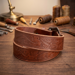 Fabriqué à partir de cuir durable Double épais large ceinture d'outillage en cuir occidental sculpté à la main pour hommes et femmes - Product Image 1