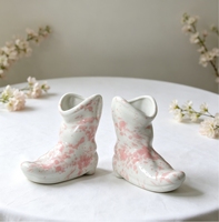 C&H Bougie parfumée en céramique blanche en forme de chaussures avec logo personnalisé, design spécial, cadeau de luxe amusant et original pour les fêtes