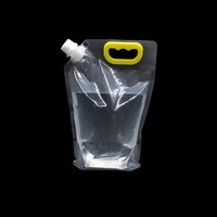 Pochette souple transparente de haute qualité avec bec verseur et poignée, sac d'emballage liquide en plastique transparent pour le stockage de bière, jus, soupe et eau