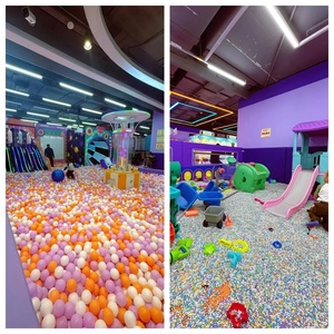 Équipement de Terrain de Jeu Château-Piste D'Intérieur Moderne et Coloré, avec Lumières Amusantes, où les Enfants S'amusent sur une Piste Thématique Douce et des Manèges d'Amusement - Product Image 2