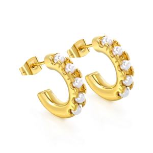 Exquisitos Pendientes de Aro en Forma de C con Incrustaciones de Perlas, de Acero Inoxidable Chapado en Oro de 18K, Resistentes al Agua, para Mujer, Venta al Por Mayor - Product Image 1