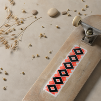 Autocollants personnalisés imperméables pour skateboard, découpés à la forme, en vinyle, graphiques sportifs, logo personnalisé, impression d'autocollants pour extérieur