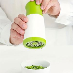 1pc Battery Powered Plastic <b>Herb</b> Spice Mill Coriander Mincer Vegetable Cutter Kitchen Tool Eco-Friendly - Product Image 3
