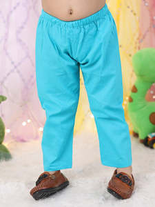 ชุดเชอร์วานีปักลายครีมสำหรับเด็กผู้ชาย พร้อมกางเกงสีน้ำเงิน ชุดพื้นเมืองสำหรับงานเทศกาล งานแต่งงาน และงานเลี้ยงแบบดั้งเดิม - Product Image 6