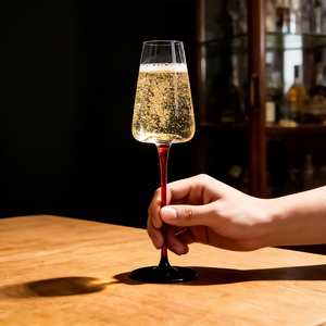 Calici da <span class=keywords><strong>Vino</strong></span> Personalizzati di Lusso con Stelo Lungo <span class=keywords><strong>e</strong></span> Design a Tulipano per Matrimoni <span class=keywords><strong>e</strong></span> Banchetti Formali - Product Image 5