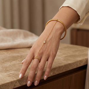 Brazalete de cadena de mano de acero inoxidable con baño de oro de 18 quilates, anillo de mano conectado, joyería para mujer, para uso diario, fiestas, regalo. - Product Image 3