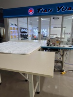 Machine à coudre surjeteuse industrielle à entraînement direct, équipement de surjetage de tissus pour bords de matelas pour usine de meubles souples
