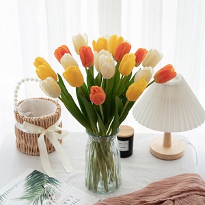 ดอกทิวลิปประดิษฐ์ CallaFloral ทำจากโพลีเอสเตอร์ สำหรับตกแต่งภายในบ้าน งานแต่งงาน สไตล์ INS สำหรับการค้าอีคอมเมิร์ซข้ามพรมแดน - Product Image 1