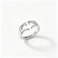 Bague Cœur Double Main en Tungstène Plaqué Or pour Femme, Design Unique, Geste Cœur, Ouverte, Style Européen-Américain, pour l'Export