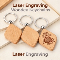 Vente en gros de porte-clés carrés en bois naturel personnalisés avec gravure au laser, logo, pour cadeau promotionnel