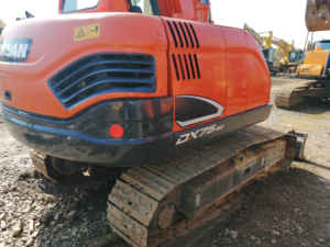 Excavadora de orugas DOOSAN usada en Venta caliente con certificación EPA y CE con martillo y cubo en stock - Product Image 5