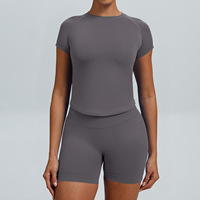Ensembles d'entraînement pour femmes YY, 2 pièces, tenues sans coutures, shorts froncés, t-shirt à manches courtes et col rond, ensemble de yoga