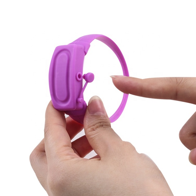 Customizable Gel Hand Sanitizer Dispenser Watch Wristband Silicone Refillable Bracelet Band with Custom Logo Outdoor Promotion