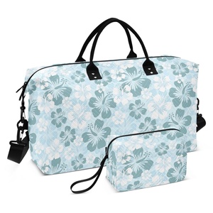 Sac de voyage 2 pièces en polyester à imprimé floral Hibiscus personnalisé, sac fourre-tout pour week-end, sac de nuit avec pochette pour trolley - Product Image 1