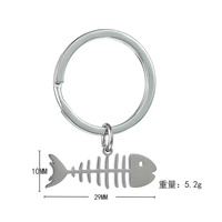 Porte-clés en acier inoxydable léger en forme de chat de dessin animé et d'os de poisson, cadeau idéal pour les meilleurs amis, les couples, les garçons et les filles