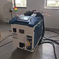 Machine de nettoyage au laser à fibre portative 6000W, refroidissement par eau, pour l'élimination de la rouille, de la peinture et de l'oxyde