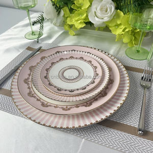 Ensembles de vaisselle en porcelaine osseuse de luxe légère et personnalisée de haute qualité Assiette de présentation rose de style nordique pour table de mariage BLAIS - Product Image 1