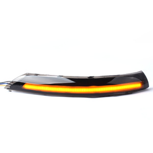 ไฟเลี้ยวกระจกมองข้างแบบ LED รุ่น ADT Sequential สีรมควัน สำหรับ Touareg 7L ปี 2007-2010 สีเหลืองอำพันรมควัน - Product Image 6