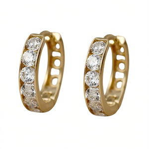 Orecchini a Cerchio E4522 in Oro con Cristalli Incastonati, Placcati in Oro per Donne, Gioielli Classici per Uso Quotidiano - Product Image 1