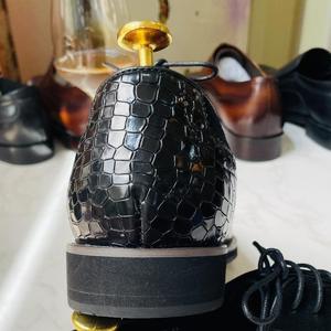 รองเท้าหนังวัวฟูลเกรนแบบสั่งทำพิเศษสำหรับผู้ชาย รองเท้าหนังสีดำ รองเท้าหนังดีไซน์สำหรับผู้ชายและรองเท้าอ็อกซ์ฟอร์ด - Product Image 4