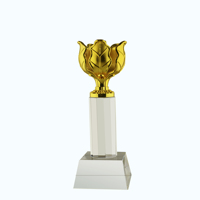 Ornements de fleurs en métal plaqué or 24 carats personnalisés avec base en cristal K9 vierge