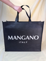 Sacs fourre-tout noirs personnalisés en non-tissé avec impression de logo blanc, sacs de courses réutilisables pour l'emballage de marques de vêtements