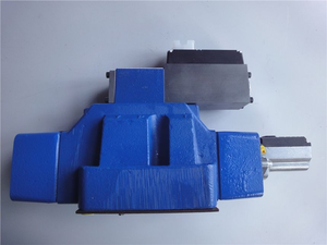 Vannes directionnelles 0811404445 4WRVE25V370M-2X/G24K0/B5M + 0811404720 Vanne hydraulique 811404720 4WRREH6VB40L-1X/G24K0/B5M - Product Image 1
