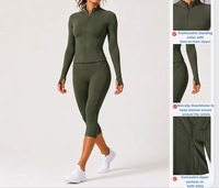 Ensemble de sport brossé ajusté pour femme, veste zippée à col montant et leggings capri effet push-up, fournisseur OEM ODM