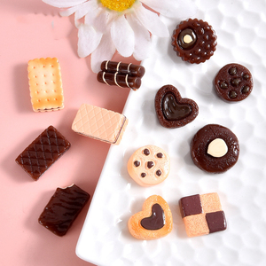 Mini figurines en résine à dos plat, motifs biscuits au chocolat de dessin animé, pour DIY, accessoires de coque de téléphone, bijoux, jouets alimentaires pour maison de poupée - Product Image 6