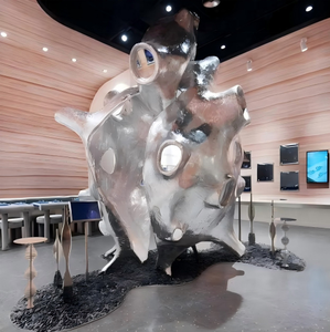 Sculpture anatomique du cœur humain, finition miroir argentée – Modèle réaliste d'art religieux et médical pour l'art commercial extérieur - Product Image 2