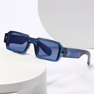Lunettes de soleil carrées vintage 2025 à petite monture, personnalisables avec logo, protection UV400, rivets, style punk, pour hommes et femmes - Product Image 1