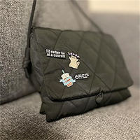 Épingles en émail pour les amoureux des ratons-laveurs, idéales pour décorer les sacs à dos, vestes, sacs ou revers.