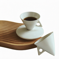 Nouvel Arrivage Tendance : Tasse à Espresso Classique Créative en Céramique 60ML, Peinte à la Main, Forme Entonnoir, avec Plateau en Poterie, Compatible Micro-ondes, Vente en Gros