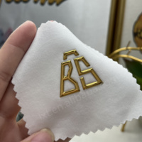 Écussons thermocollants en TPU métallique 3D gaufré de haute qualité personnalisés pour vêtements de yoga, vêtements de sport et chapeaux