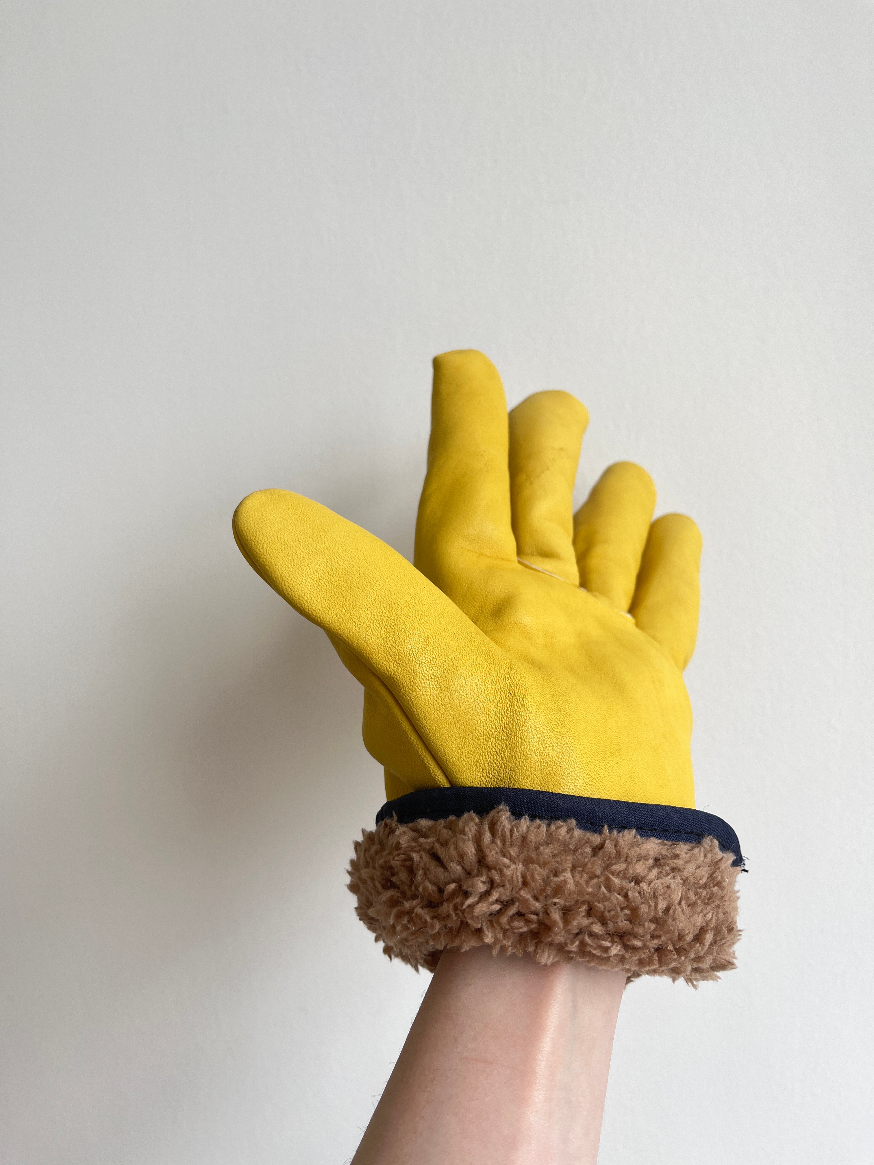 Thick Fleece Suede Sheepskin Winter Beekeeping Gloves Yellow For Beekeeper