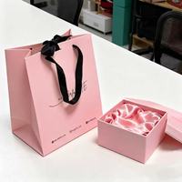 Tendance de la mode 2025 Shopping de luxe à la main et sac cadeau avec emballage en papier ruban détachable pour cosmétiques