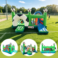 Structure gonflable de football avec toboggan et château de saut pour la location