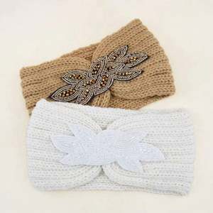 1 pièce Bandeau large tricoté en polyester épais et chaud pour femme, style européen-américain, avec strass papillon, élastique uni - Product Image 4