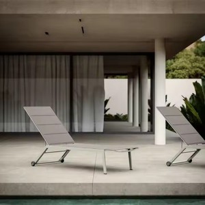 Chaise longue en aluminium de luxe moderne pour l'extérieur, mobilier pour hôtel, villa, parc et plage, utilisation en bord de piscine - Conception imperméable - Product Image 1