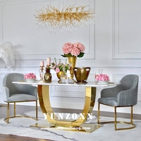 Tables et chaises de salle à manger modernes de luxe en forme de U avec plateau en marbre/verre et acier inoxydable pour la maison ou l'hôtel, événements et mariages