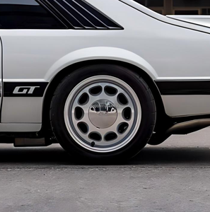 Rueda Forjada Monobloque Multirradio con Acabado Mate Plateado y Tapa Central Plateada Pulida para Ford Mustang <span class=keywords><strong>GT</strong></span> - Product Image 1